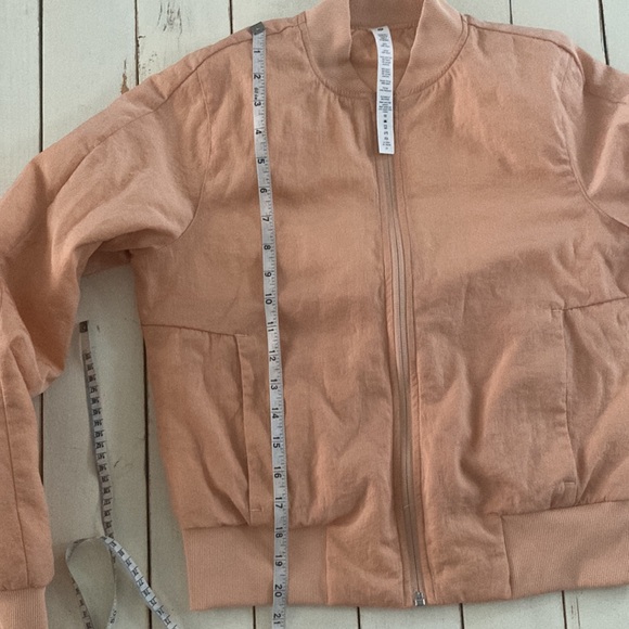 Lululemon Non-Stop Bomber Jacket
Bleached Apricot, Size 4 - Picture 5 of 14